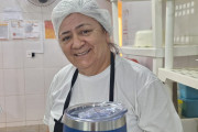 Entrega de brinde de aniversário mês de julho Paranaguá