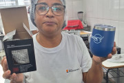 Entrega de brinde de aniversário mês de Agosto